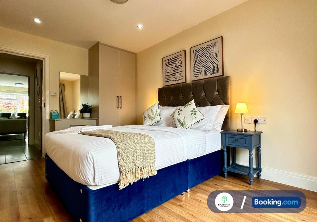 Modern 2 Bed 2 Bath Apartment Free Parking 沃特福德 外观 照片